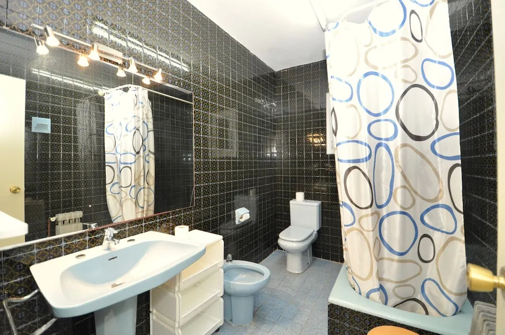 Salatan Apartments, Plaza Paris