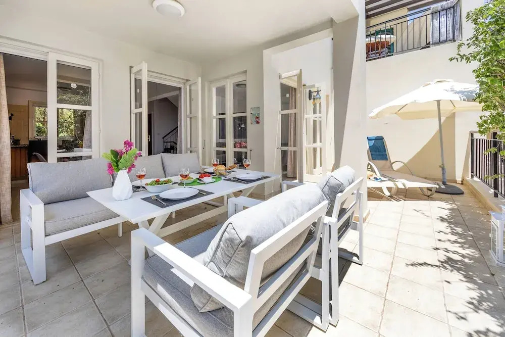 J1 Holiday House Adjacent to Aphrodite Hills - Sea View