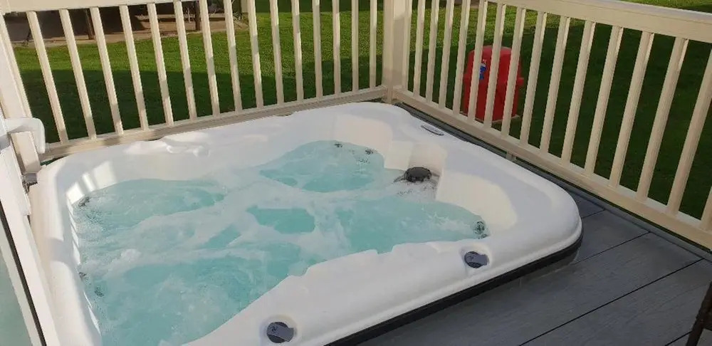Lakeside Hot tub Holiday Tattershall Lakes