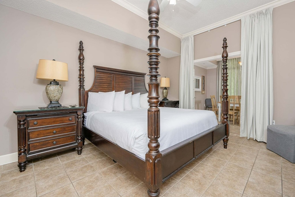 Phoenix West 403 3 Bedroom Condo