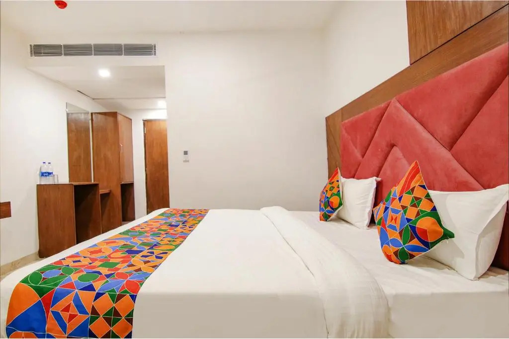 FabHotel Suman Castle
