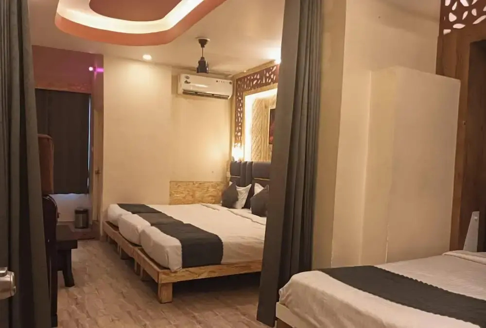 Hotel Comfort and Terrace Lounge
