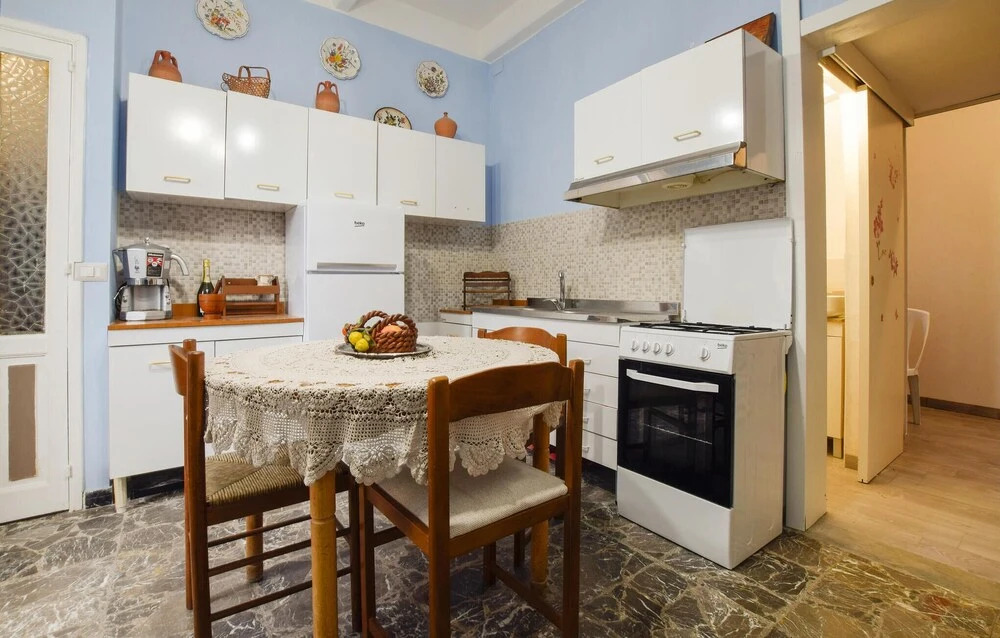 Stunning Home in Parghelia With Wifi and 5 Bedrooms