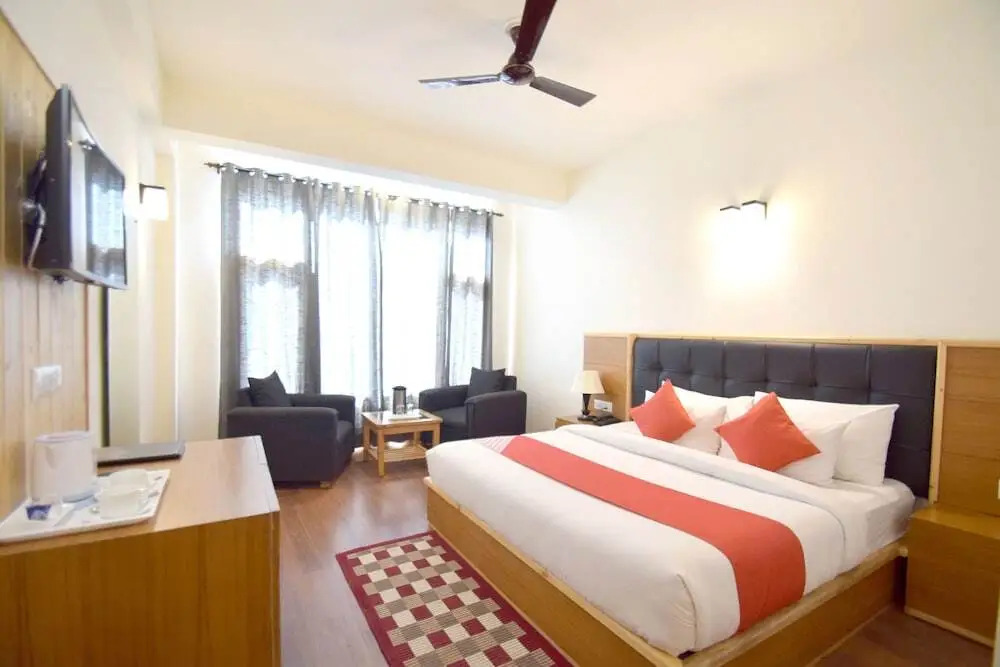 The Woodbine by OYO Rooms