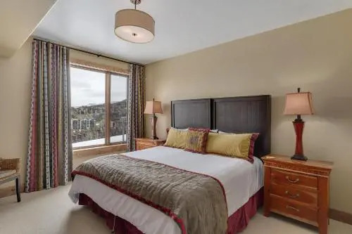 Edgemont 2601 - Luxury Ski-in Ski-out Condo