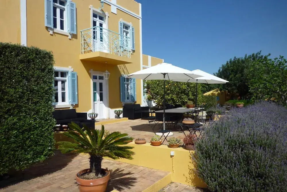 Quinta Amarela XL by Portucasa