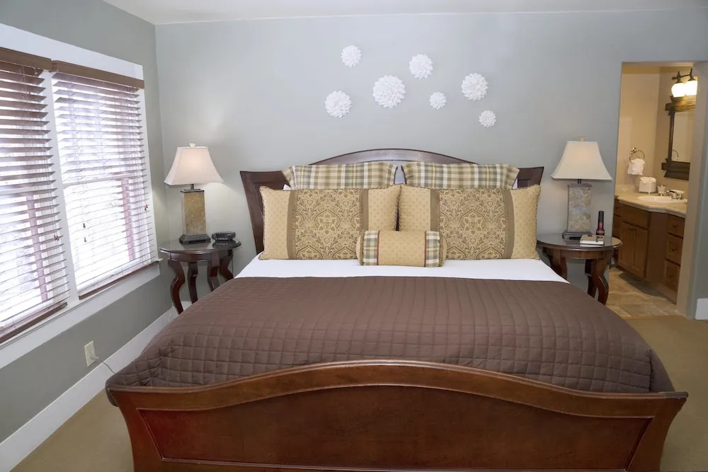 Lara House Bed and Breakfast