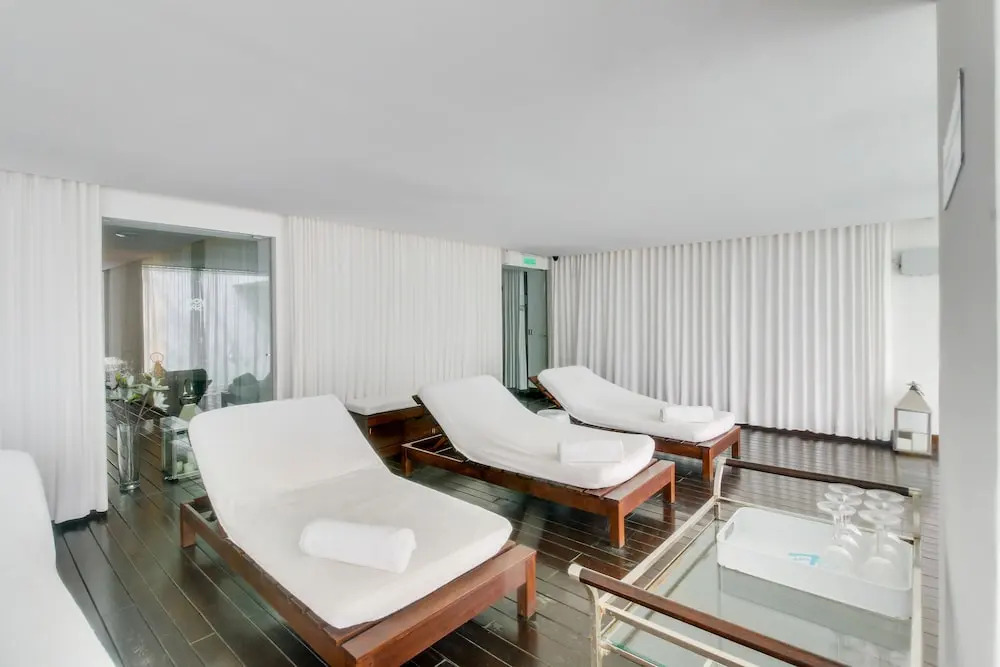 Lujoso apartamento con gran piscina - YOO 1405
