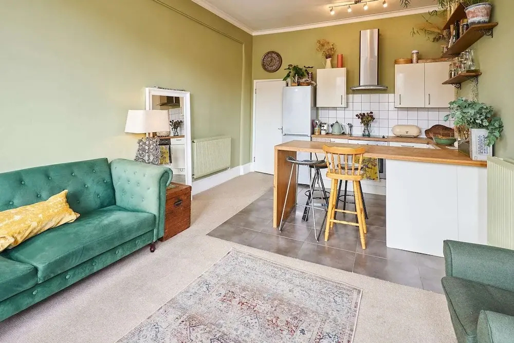 Host Stay Mermaid Hove