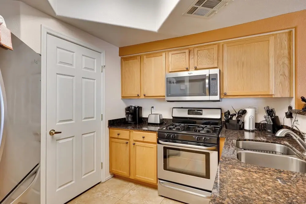 Communal Pool: Sunny First-floor Condo in Phoenix