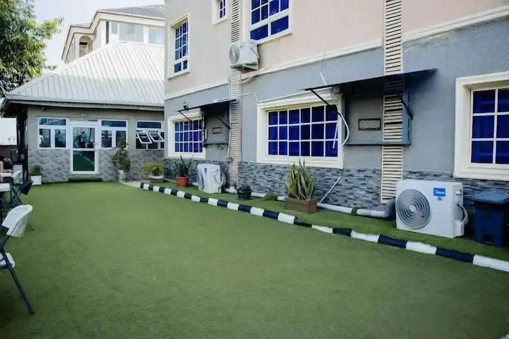 Dalice Hotel and Suites