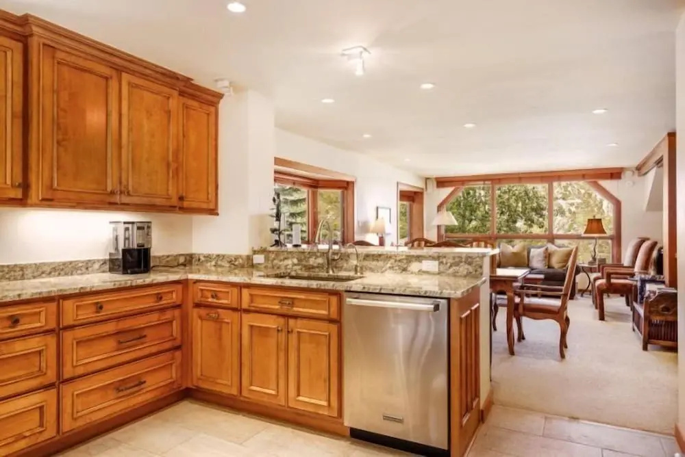 Snowmass Woodrun V 2 Bedroom Ski In, Ski Out Mountain Residence In The Heart Of Snowmass Village