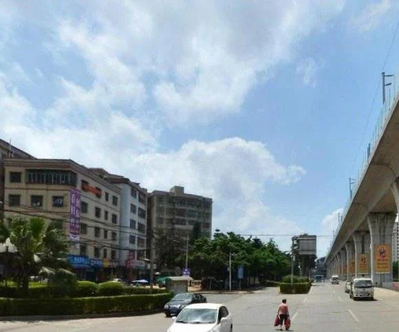 Huizhou Three Suns Hotel