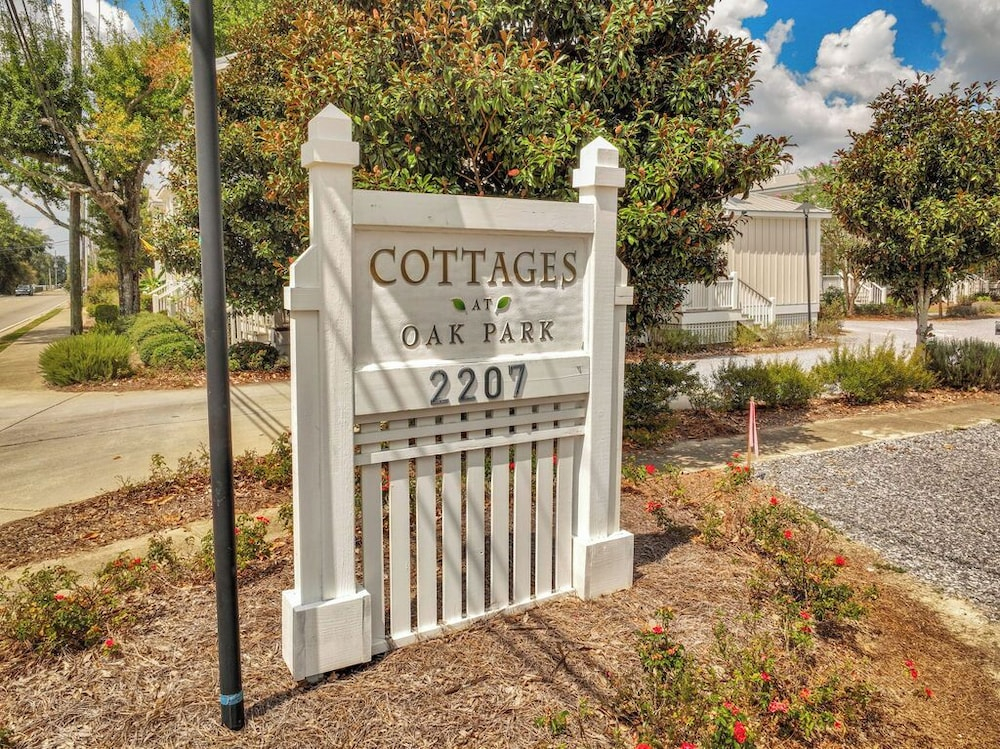Cottages at Oak Park