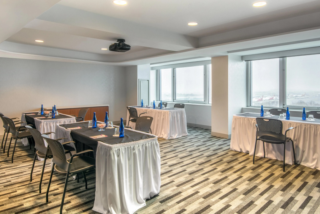 Crowne Plaza JFK Airport
