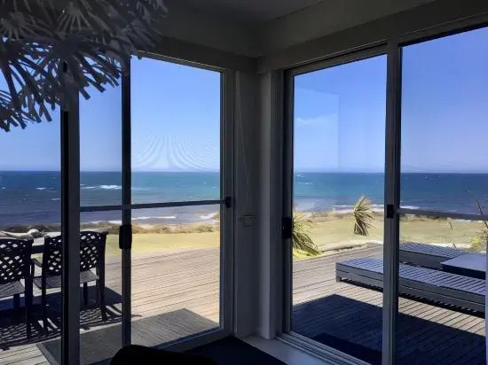 Saltwater - Absolute Oceanfront, Hot Tubs, Sauna, Fire Pits