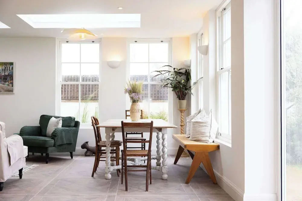 Newly Renovated Beachside Retreat for 10
