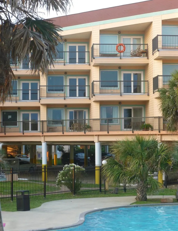 Maravilla Condos - Anchors Away