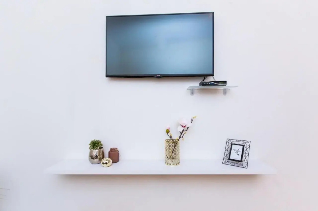 SoVA apartment str Gnatyuka 18