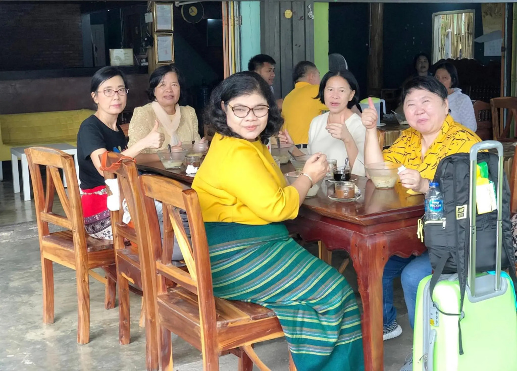 เชอโคว์ เชอโคว์ โฮมสเตย์