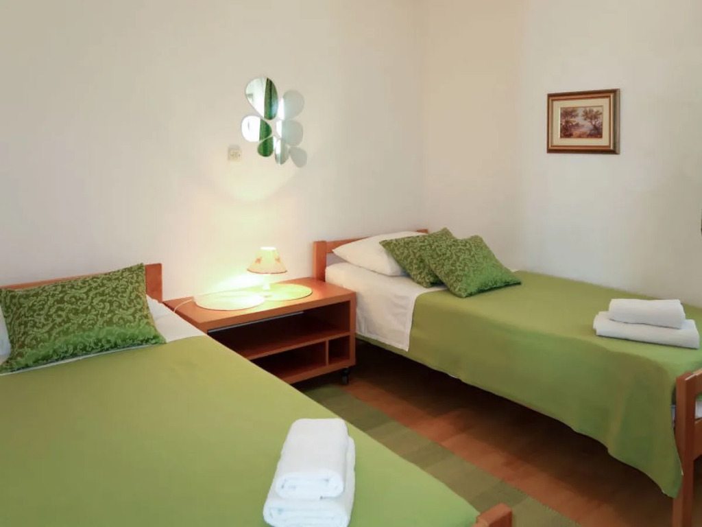 Apartment Culić Ammoudi 10179