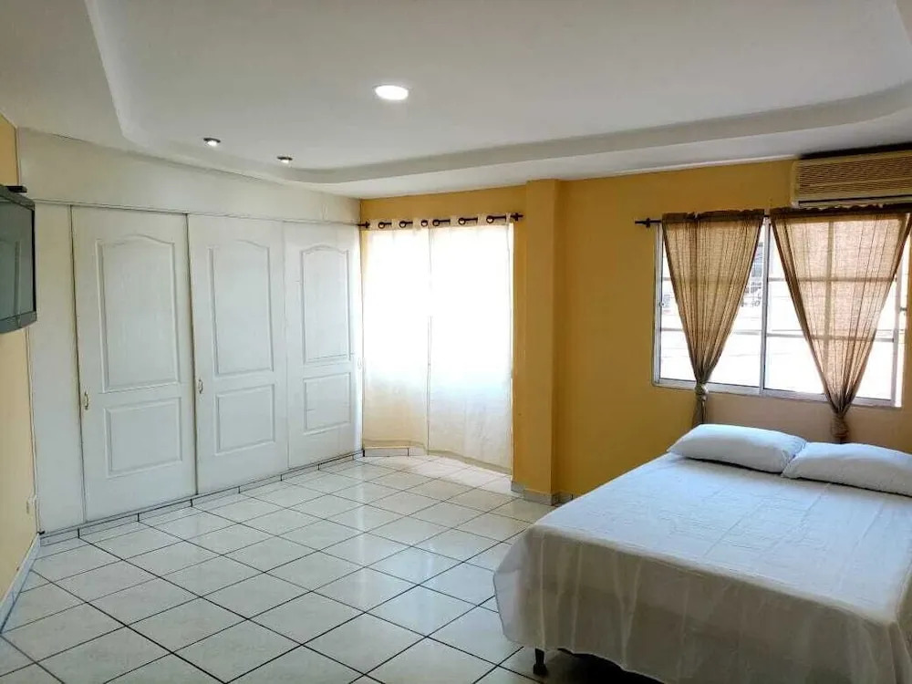 Habitaciones Zona UCA