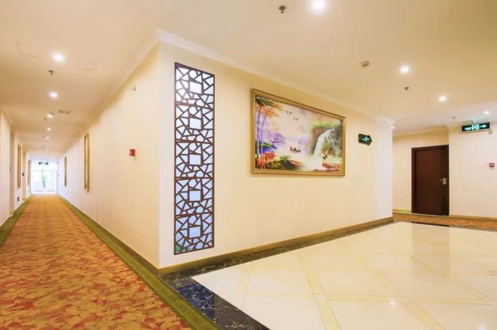 Dongming Hotel Shenzhen Pingzhou Branch