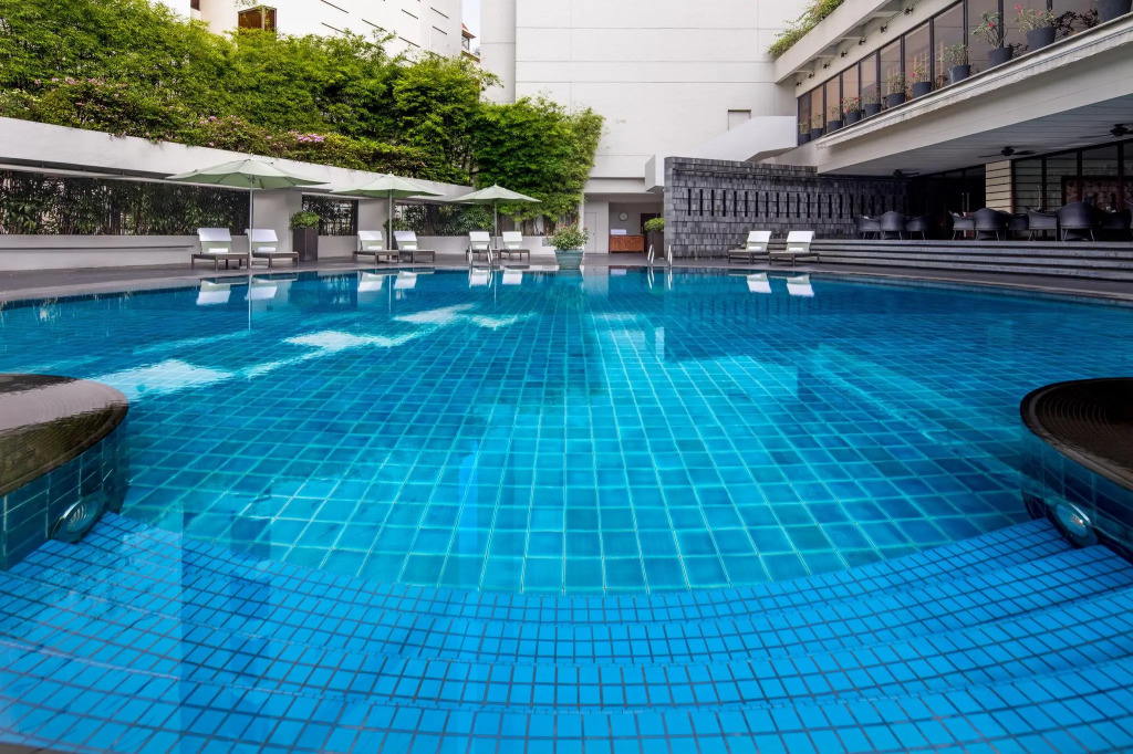 Отель Conrad Singapore Orchard