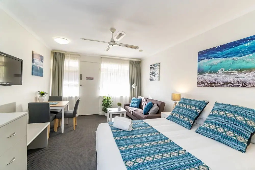 Aqua Waves Glenelg Central Studio Apt