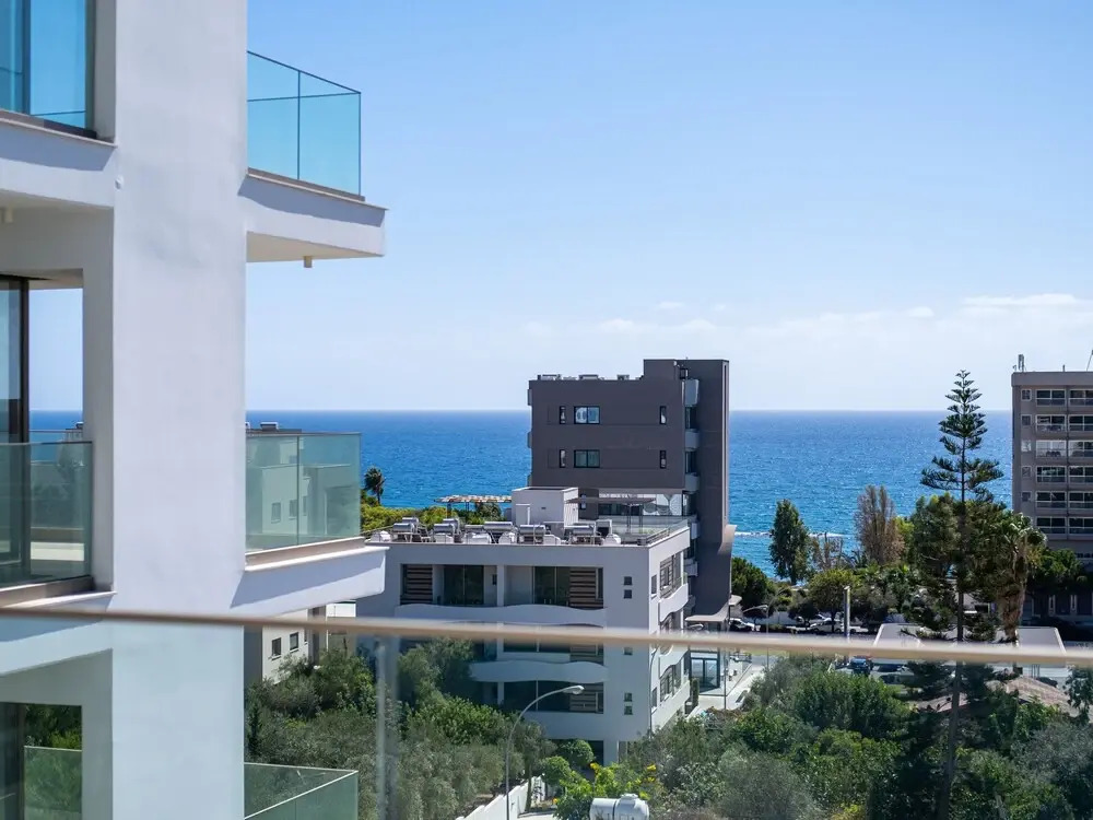"sanders Dione Residences - Pleasant 2-bedroom Apartment With Sea View"