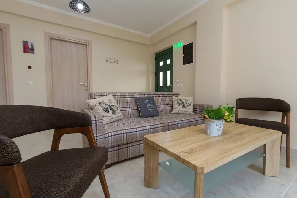 Nijay Apartments No 2 First Floor Front Quiet Location