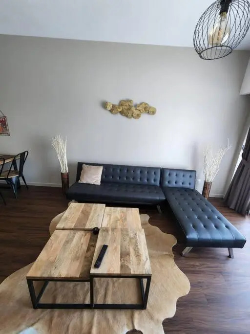 Cozy 1BR in Iconic Tower