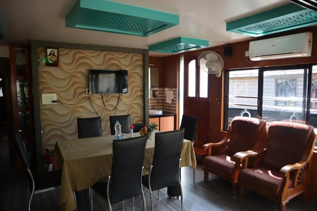 Kera Houseboats Alleppey
