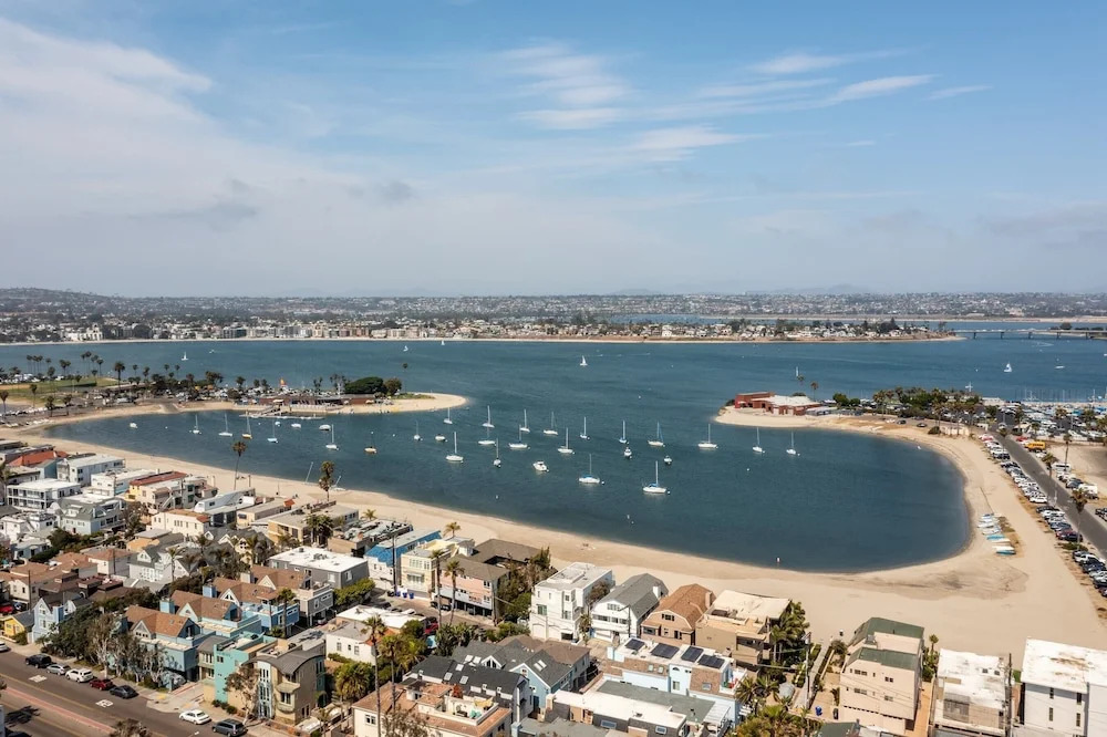 Bayside Buyout by Avantstay 6 Beachfront Homes