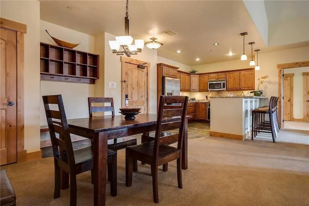 6308 Bear Lodge, Trappeur's Crossing Apartment 3