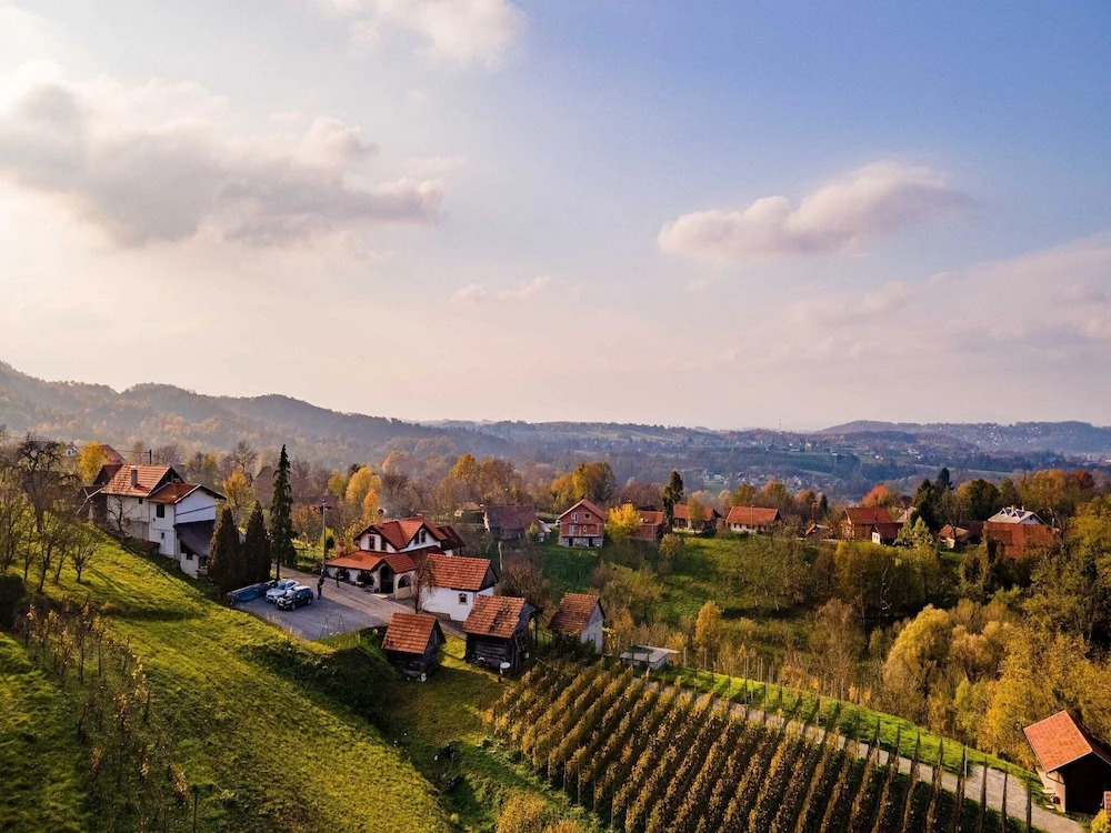San Vinogradara - One Bedroom Holiday Home With Hot Tube