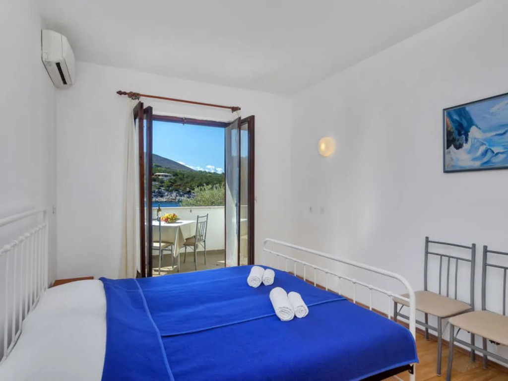 Apartment Cico Hvar/Pokrivenik 8183