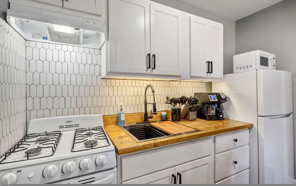Gated Studio Near Downtown Houston and NRG