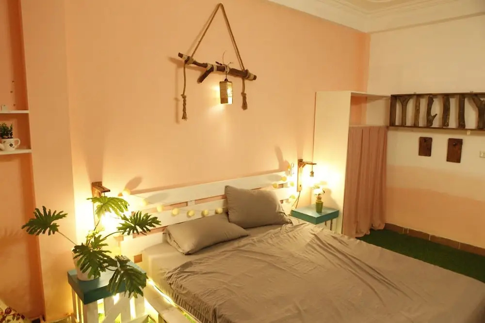 OM Homestay Lake View