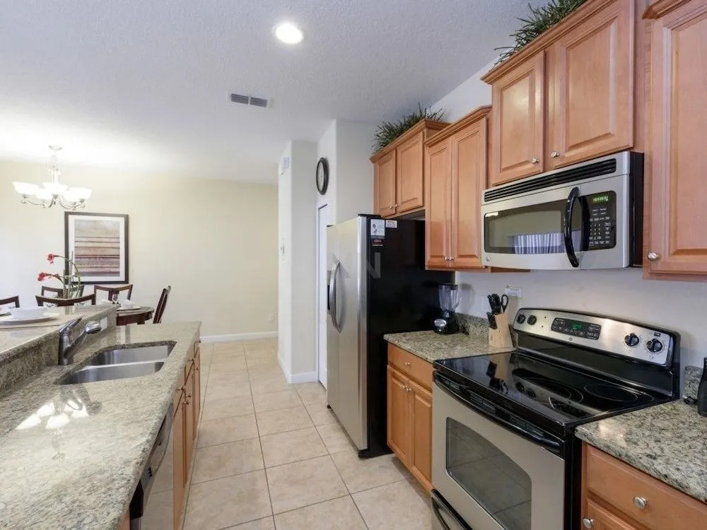 Paradise Palms Vacation Home 4 Bedrooms townhouse by RedAwning