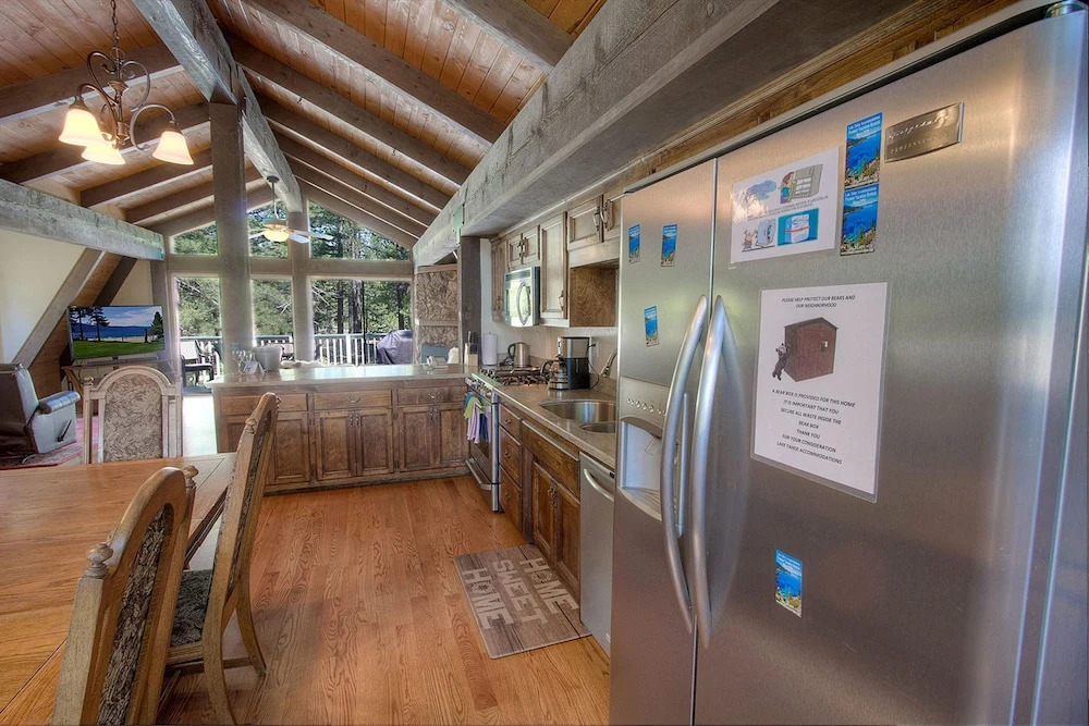 Ponderosa Palace by Lake Tahoe Accommodations