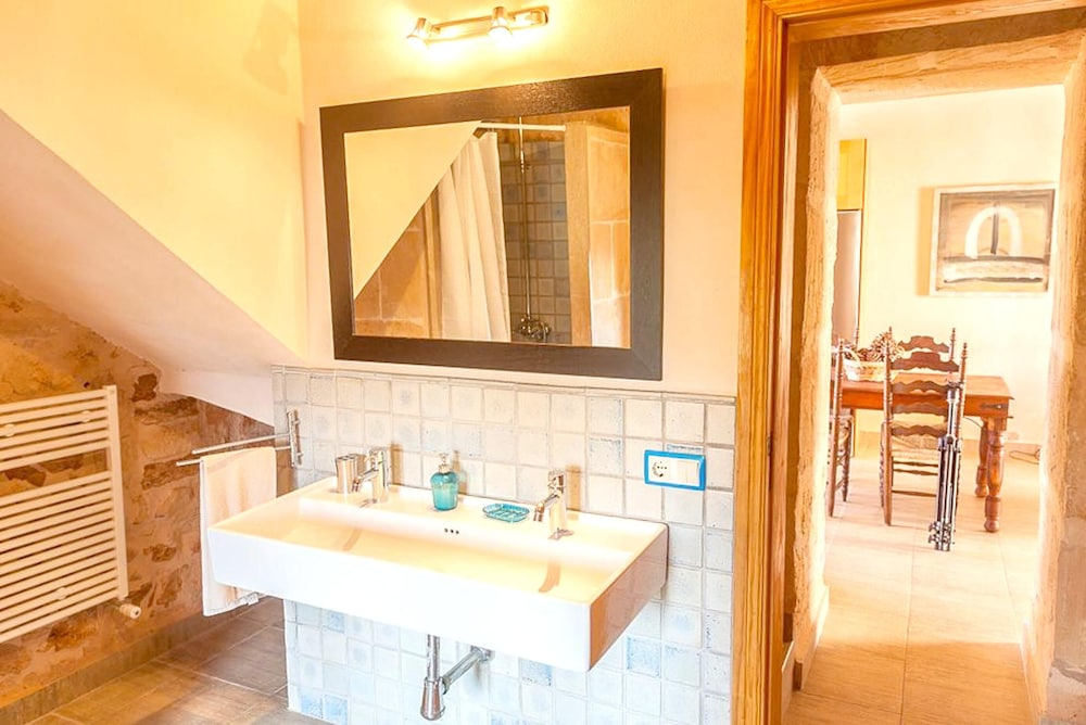 House With 2 Bedrooms in Ses Salines, With Pool Access, Enclosed Garden and Wifi Near the Beach