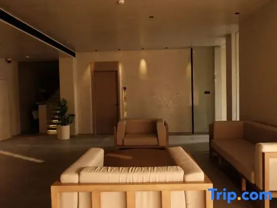 White House Weichi Hostel