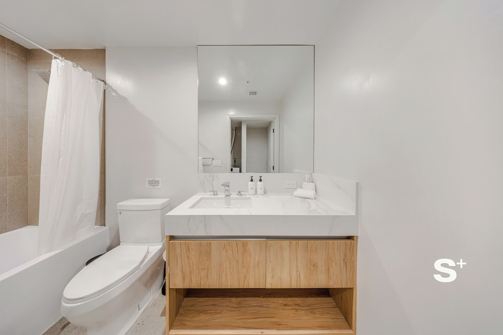 Modern Condo in DTW Miami - Pool & Gym