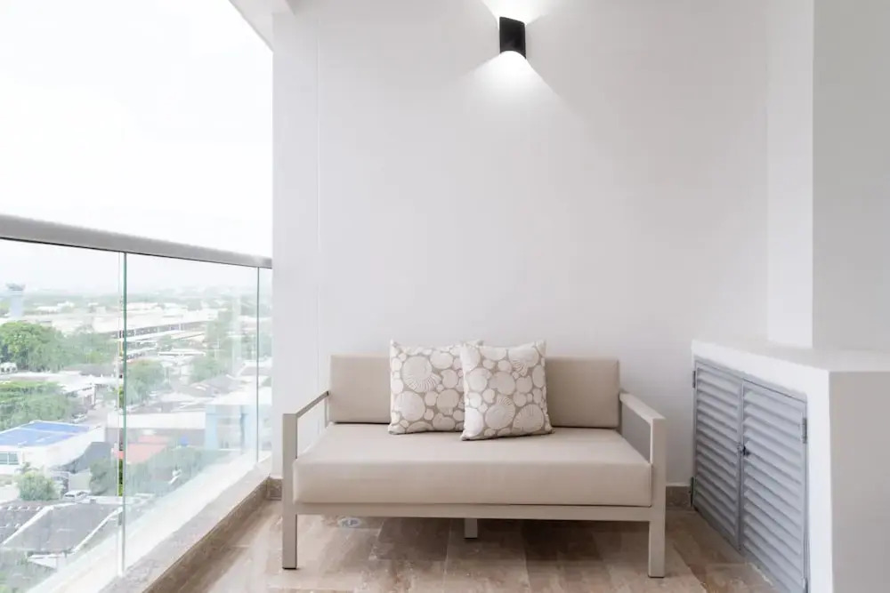 w Comfortable Loft w Balcony in Crespo