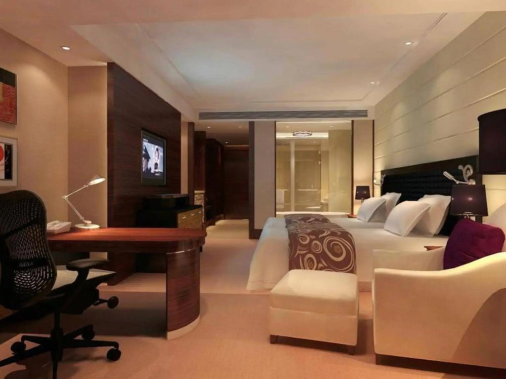 Noble International Hotel