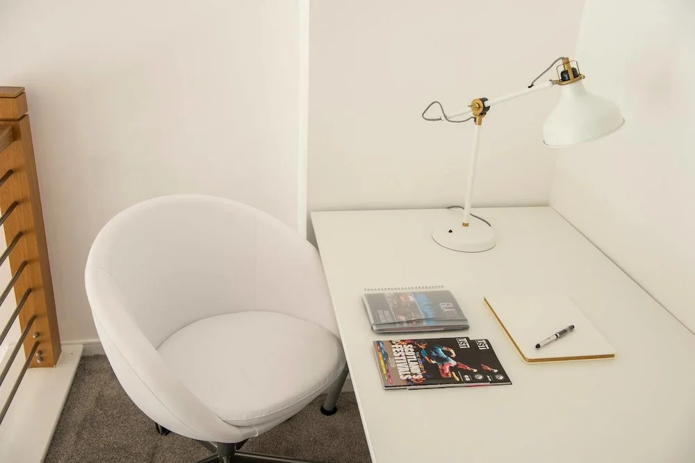 Stunning 2 Bed Apt in Merchant City With Parking
