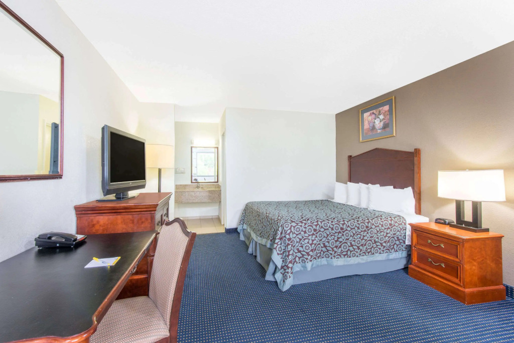 Days Inn by Wyndham Arlington Pentagon