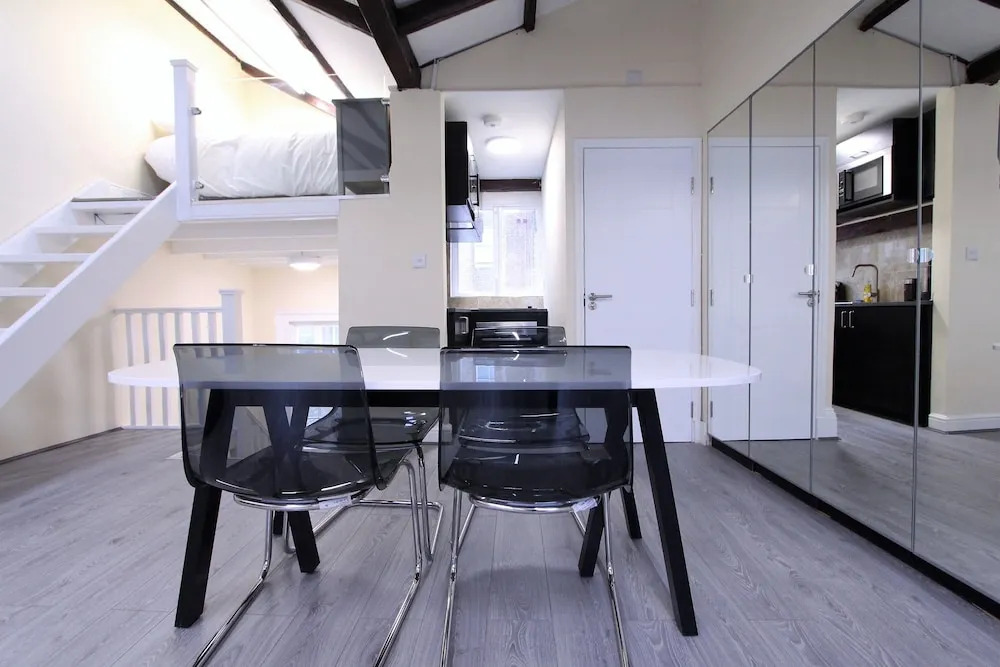 Stunning Loft Apartment In Knightsbridge