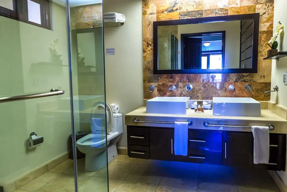 El Faro 303 Reef 1 Bedroom Condo by Redawning